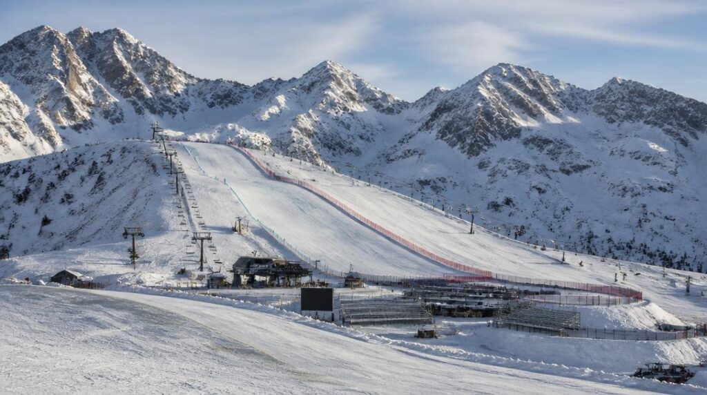 Sites de compétition Milan-Cortina dans les Alpes enneigées
